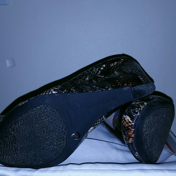 BCBG wedges - Picture 3 of 3