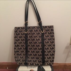 [SOLD] ** MK Purse