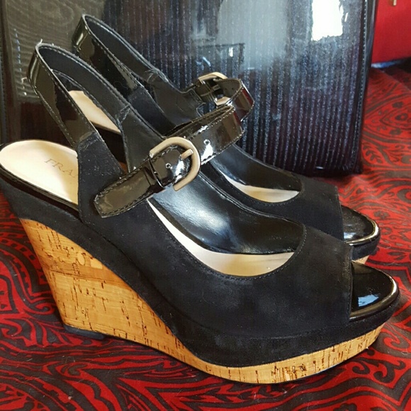 Black Wedges