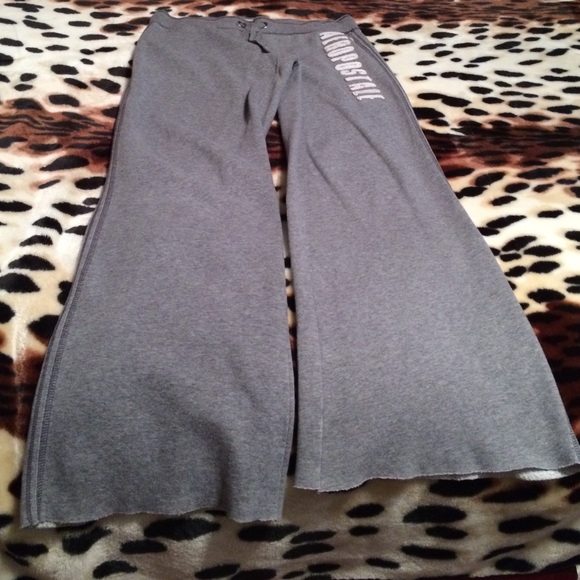 Aéropostale sweat pants in gray