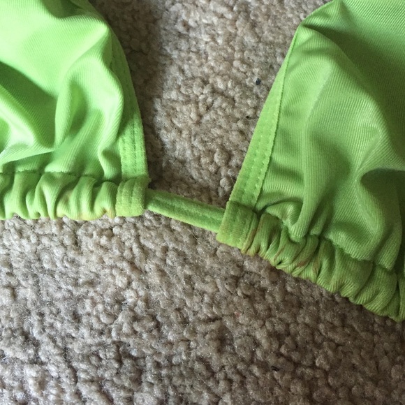 Bright green bikini - Picture 4 of 4