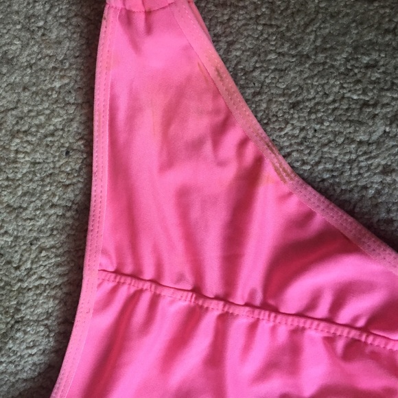 Hot pink bikini - Picture 2 of 2