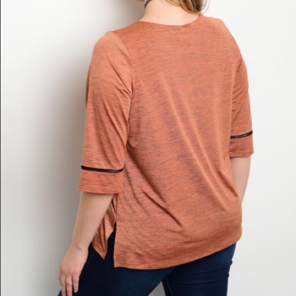 Plus Size Top - Picture 2 of 3