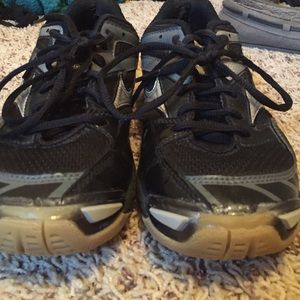 Volleyball shoes