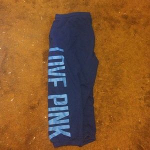 Blue sweats fit like larges