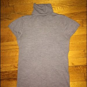 Theory grey wool short sleeved turtle neck