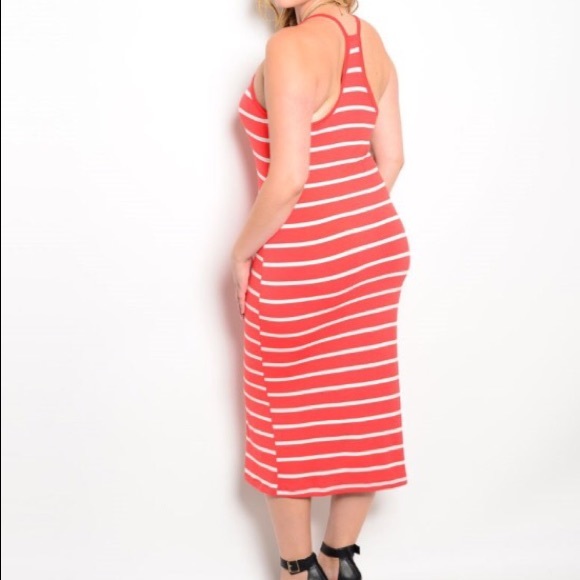 Plus Size Maxi - Picture 2 of 3