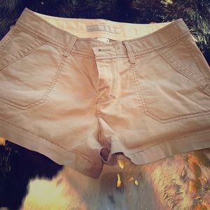 Old Navy Kaki shorts