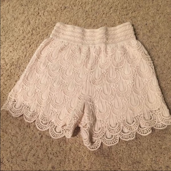 NWOT thick lace shorts