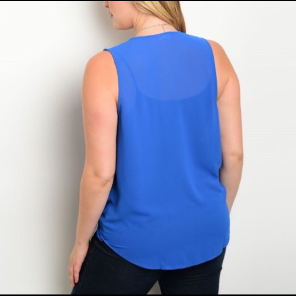 Plus Size Top - Picture 2 of 3