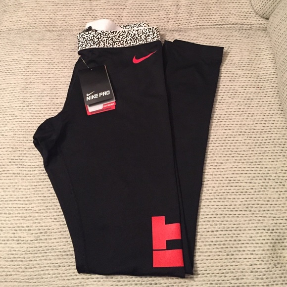Nike Pants - Nike Pro Hyperwarm Mezza Tights