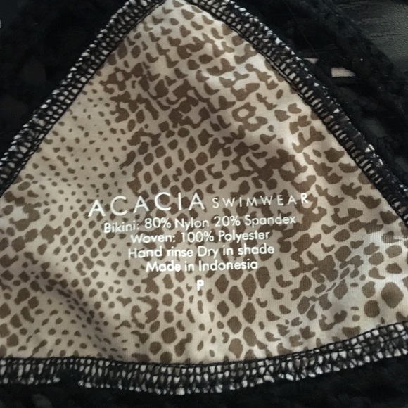 *** TRADED *** NTW acacia Andy aloha bikini top - Picture 3 of 3