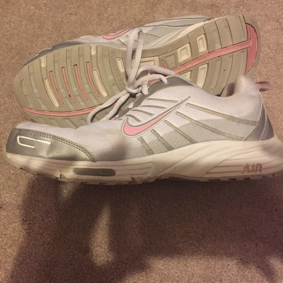 Nike tennis shoes