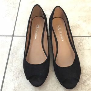 🎉 SALE!! NWOT Chinese laundry shoes size 7