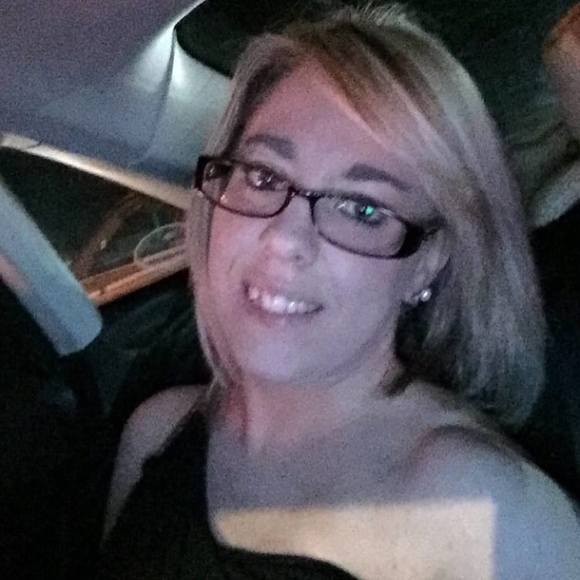 Meet your Posher, Suzan - Picture 1 of 1