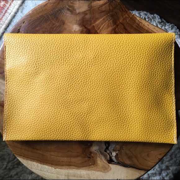 SOLD❗️enveloped shoulder bag/clutch - Picture 3 of 4