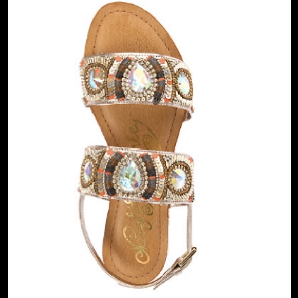 💖MEGA SALE💖NAUGHTY MONKEY SANDALS ❣️LAST 1❣️ - Picture 2 of 4