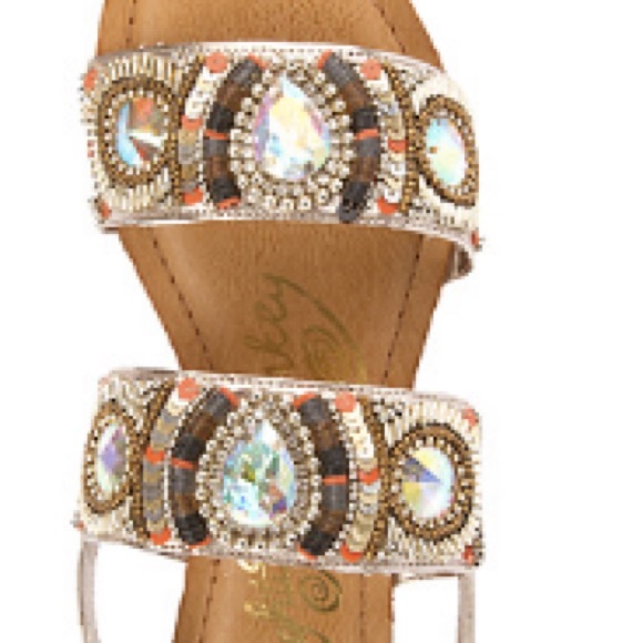 💖MEGA SALE💖NAUGHTY MONKEY SANDALS ❣️LAST 1❣️ - Picture 3 of 4