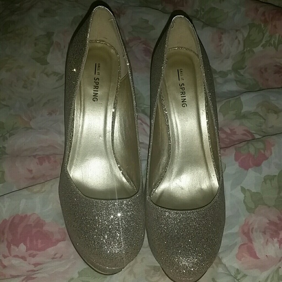 Champagne High heels