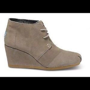 Toms desert suede wedges size 9