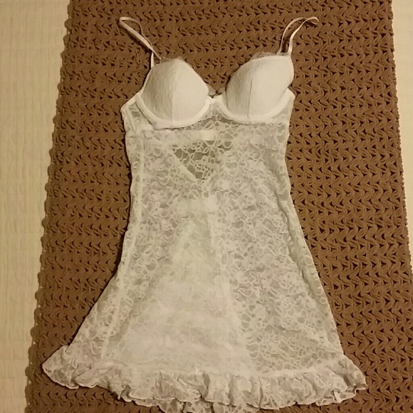 NWOT Victorias Secret x-small lace lingerie slip