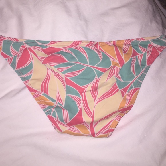 Tropical Roxy Bikini - Picture 3 of 3