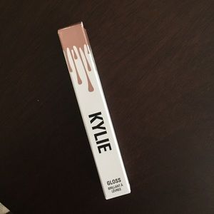 Kylie cosmetics gloss "so cute"