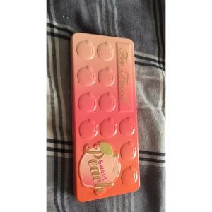 MAJOR PRICE DROP!! Too Faced Sweet Peach Pallet