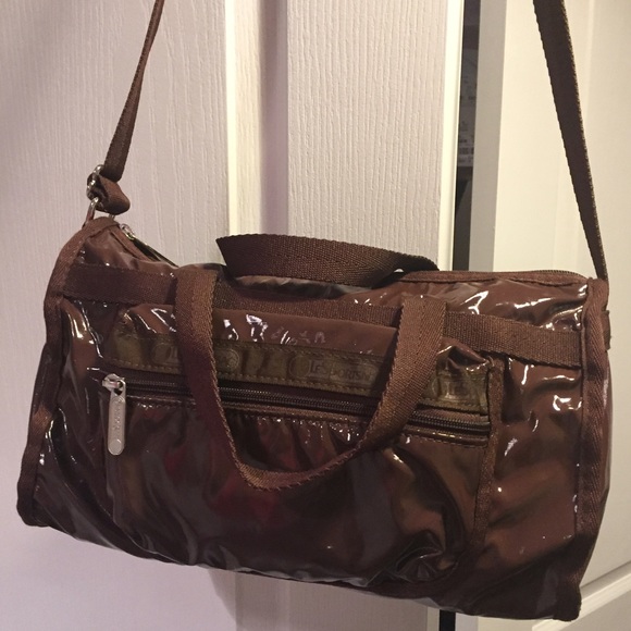 LeSportsac crossbody - Picture 2 of 4