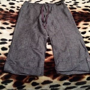 New with tags New York & Company linen Capri pants