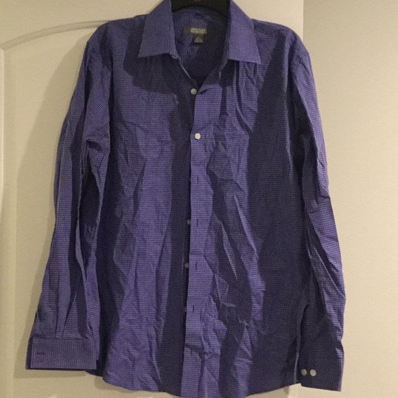 Men's fitted button down