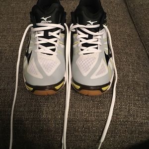 Mizuno volleyball/court shoes