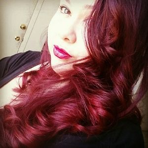 Meet your Posher, Cynthia