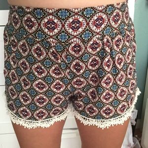 Patterned cotton shorts with lace trim