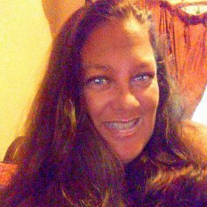 Meet your Posher, Dena