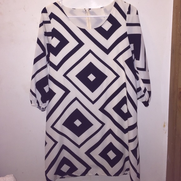 🔴SOLD🔴Chevron black & white dress