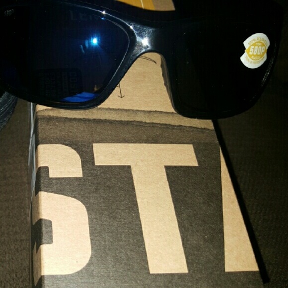 rimless glasses in style