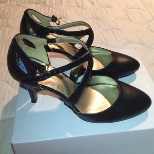 Bandolino Strappy Heels