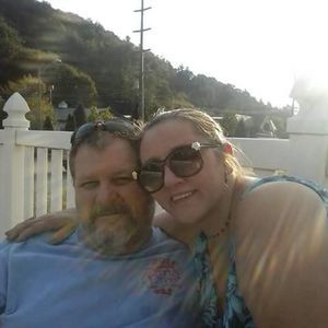 Meet your Posher, Lora