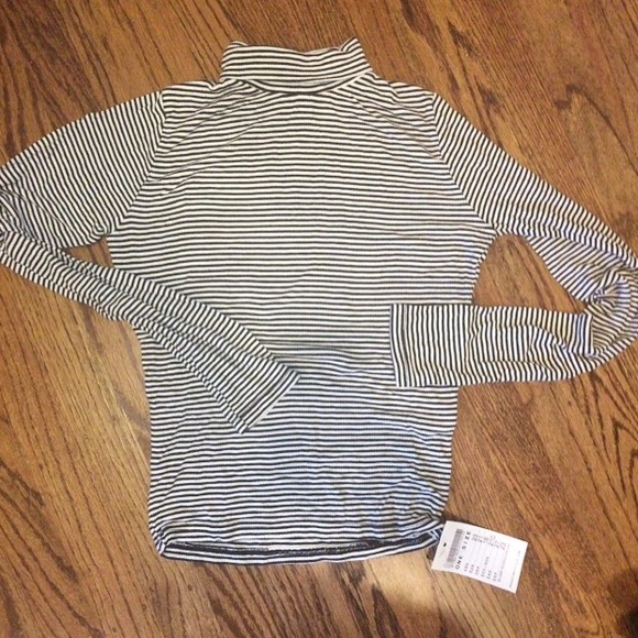 Brandy Melville long sleeve turtle neck