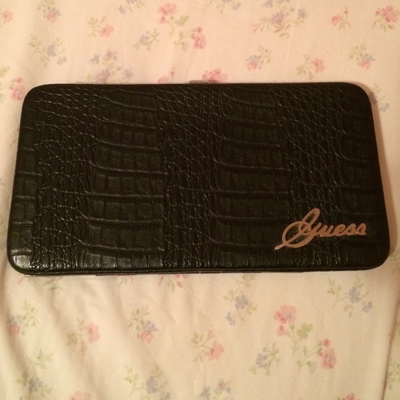 Guess Black Textured Leather Snap Wallet