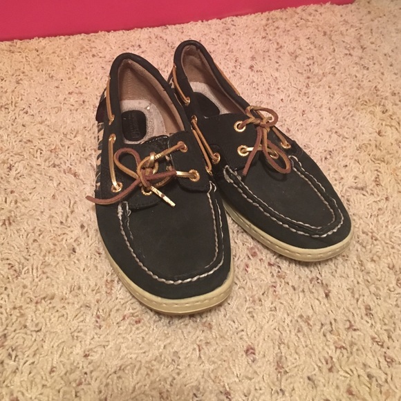 Black sperries with leopard