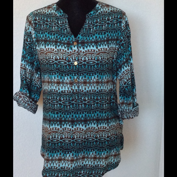 🌿Tan and Green Blouse🌿