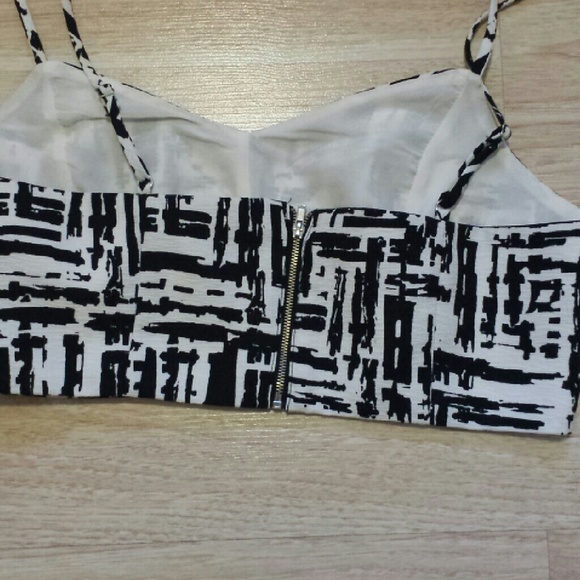 Crop top - Picture 2 of 2