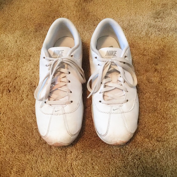 Nike cheerleader shoes