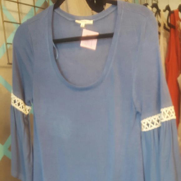 Easel tunic 2 small, 2 medium and 2 large