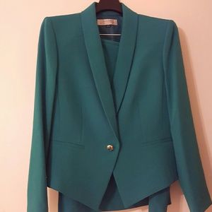 Tahari skirt suit 14