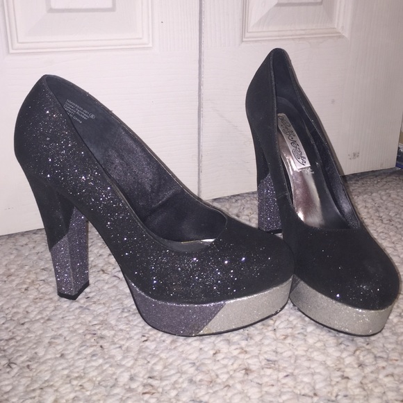 Black and silver glittered pumps