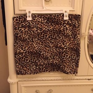 Leopard print bodycon skirt