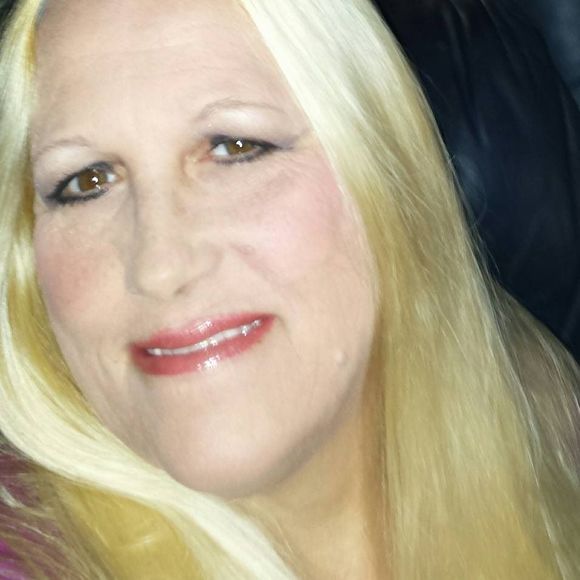 Meet your Posher, Cynthia